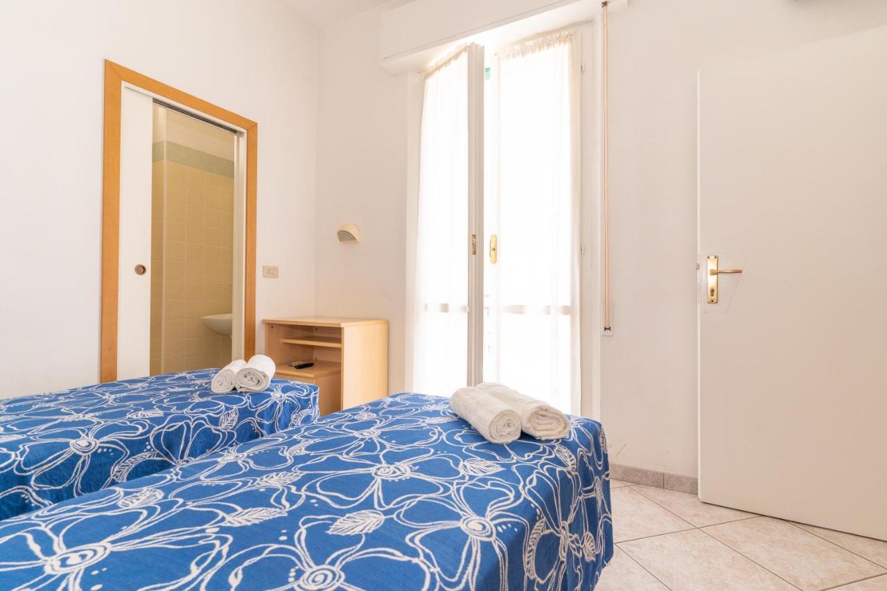 Hotel Villa Isola Rimini Exterior foto